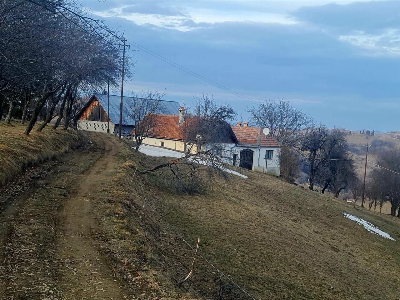 Oaza de liniste si frumusete, reconectare cu natura, 16.000 mp, Poiana Marului - Poză 2
