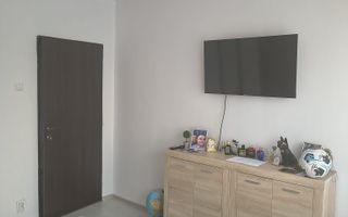 VANZARE 4 CAMERE DECOMANDAT -PARCARE -BULEVARDUL  GHENCEA - Poză 3
