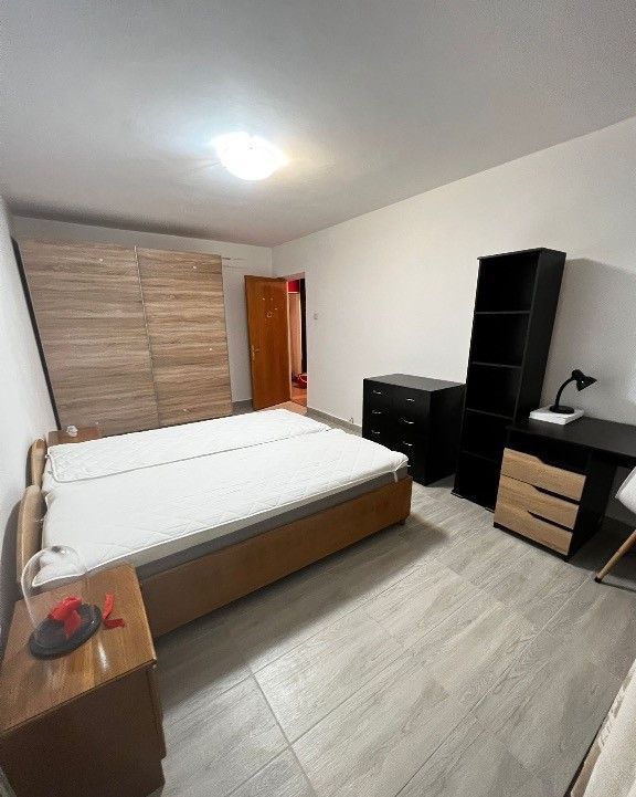 APARTAMENT 3 CAMERE CRANGASI - Poză 3