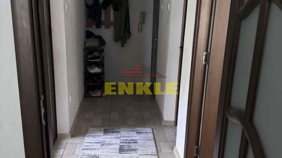 De vanzare apartament cu 2 camere, zona Scolii 7. - Poză 2