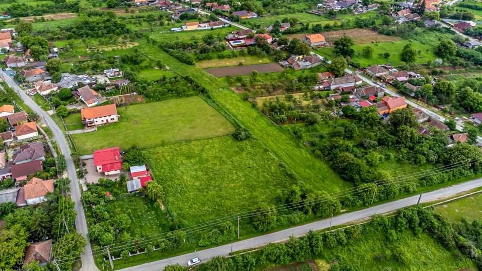 Teren intravilan de vânzare 1921 mp în Ghioroc - Poză 9