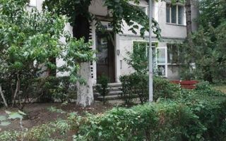 Apartament cu 3 camere de vânzare în zona Central - Poză 6