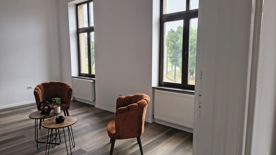 Spatiu birouri, ultracentral, Piata 1 Decembrie. 8 E + TVA/mp/luna. - Poză 1