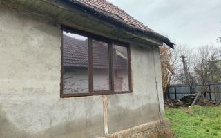  Casa cu teren generos de 1084 mp in centrul comunei Pischia, strada principala - Poză 3