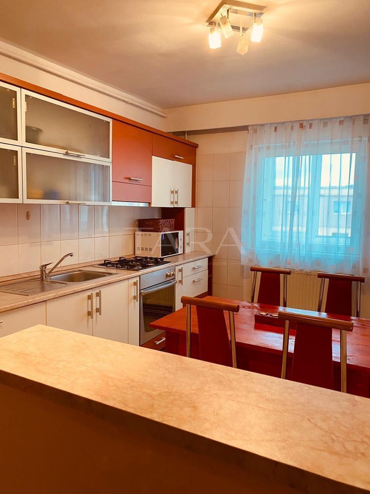Apartament cu 2 camere, decomandat, balcon închis, zona Zorilor. - Poză 4