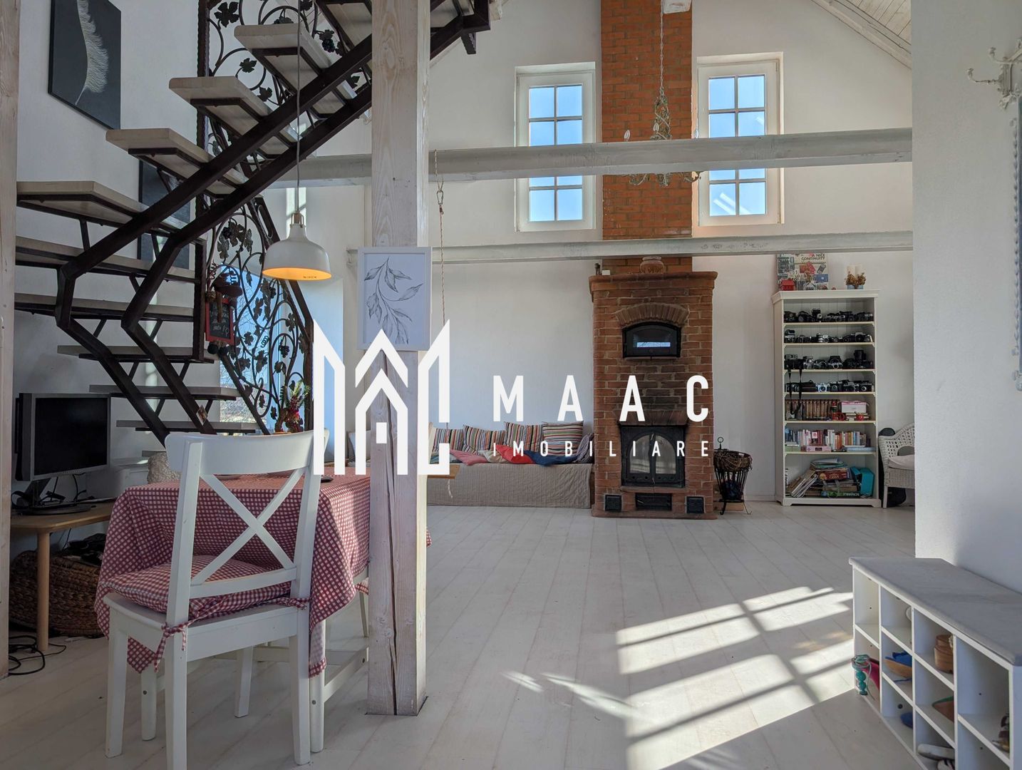 Casă | Daia Nouă | Priveliște spre Munții Făgăraș - Poză 2