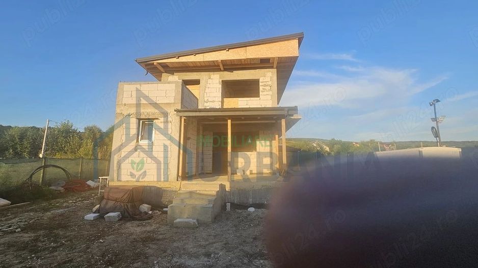 Casă la roșu de vânzare în comuna Bârnova, Iași – la 1 km de primărie - Poză 2