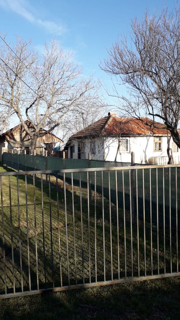 2 corpuri de casa 125 mp construiti + 1587 mp teten intravilan ! - Poză 2