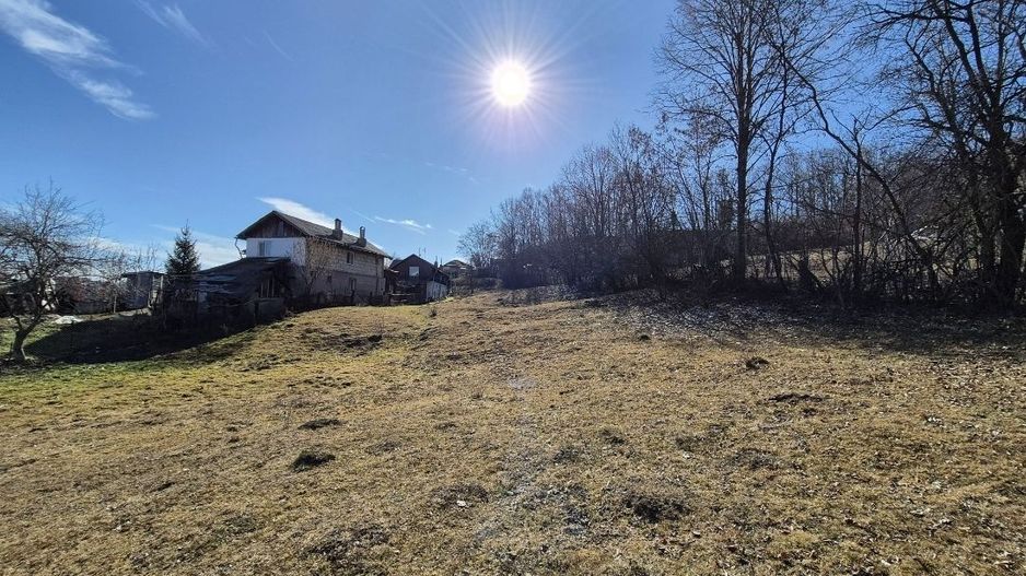 Teren intravilan 3526 mp cu vedere superba catre munte! - Poză 2