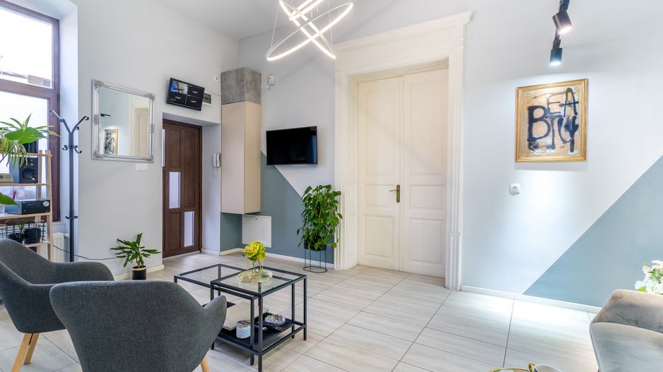 Ultracentral! Apartament renovat complet, in cladire istorica - Poză 14