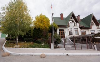 Vânzare, casă, 180 mp + 5 ari strada Calea Trușenilor ,Trușeni. - Poză 1