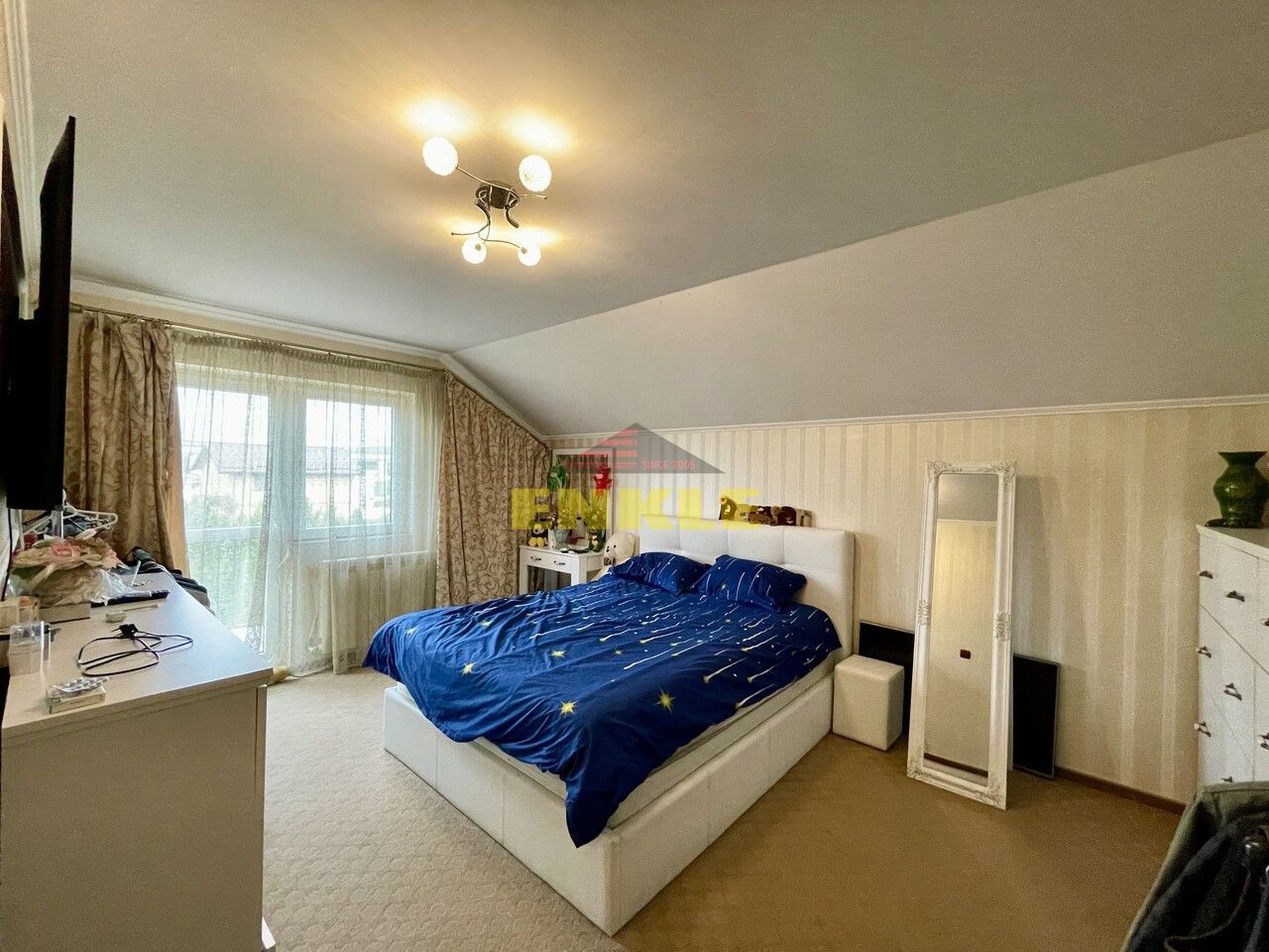 De vânzare casă cu suprafața de 250 mp plus 900 mp teren - Poză 4