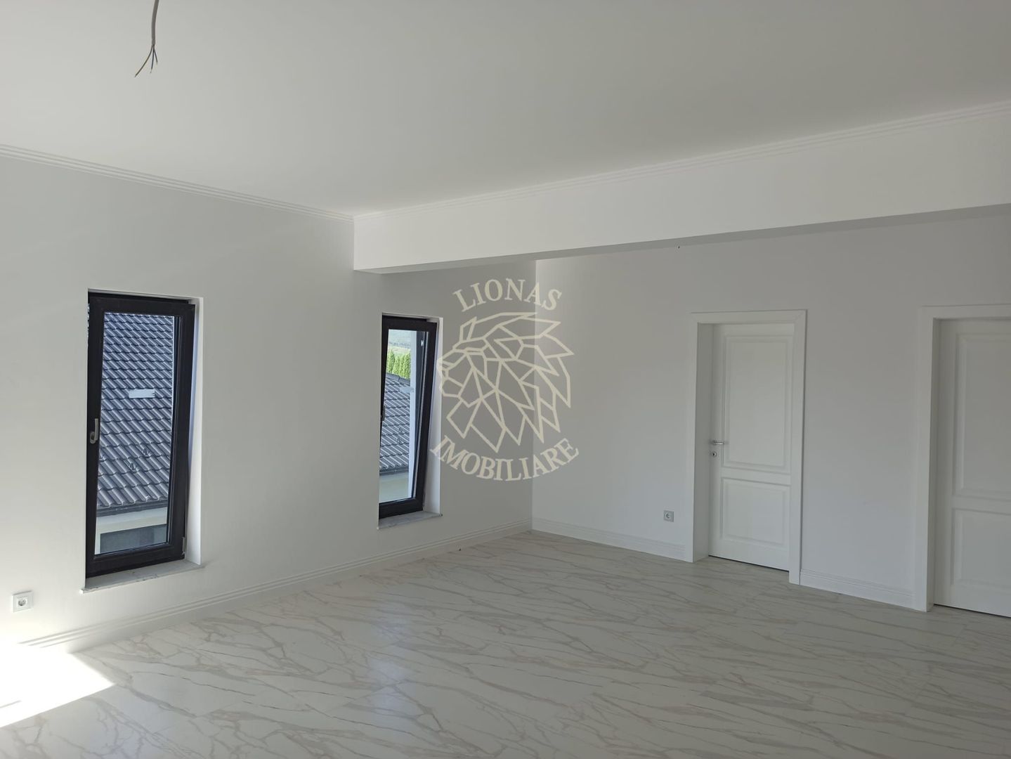 Casa Ultrafinisata 4 camere 121 mp-teren 500 mp-Valea Sigmirului - Poză 1