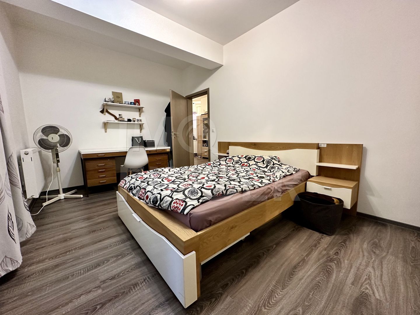 Vanzare 2 camere, Europa,  52 mp plus terasa 38 mp si garaj - Poză 9