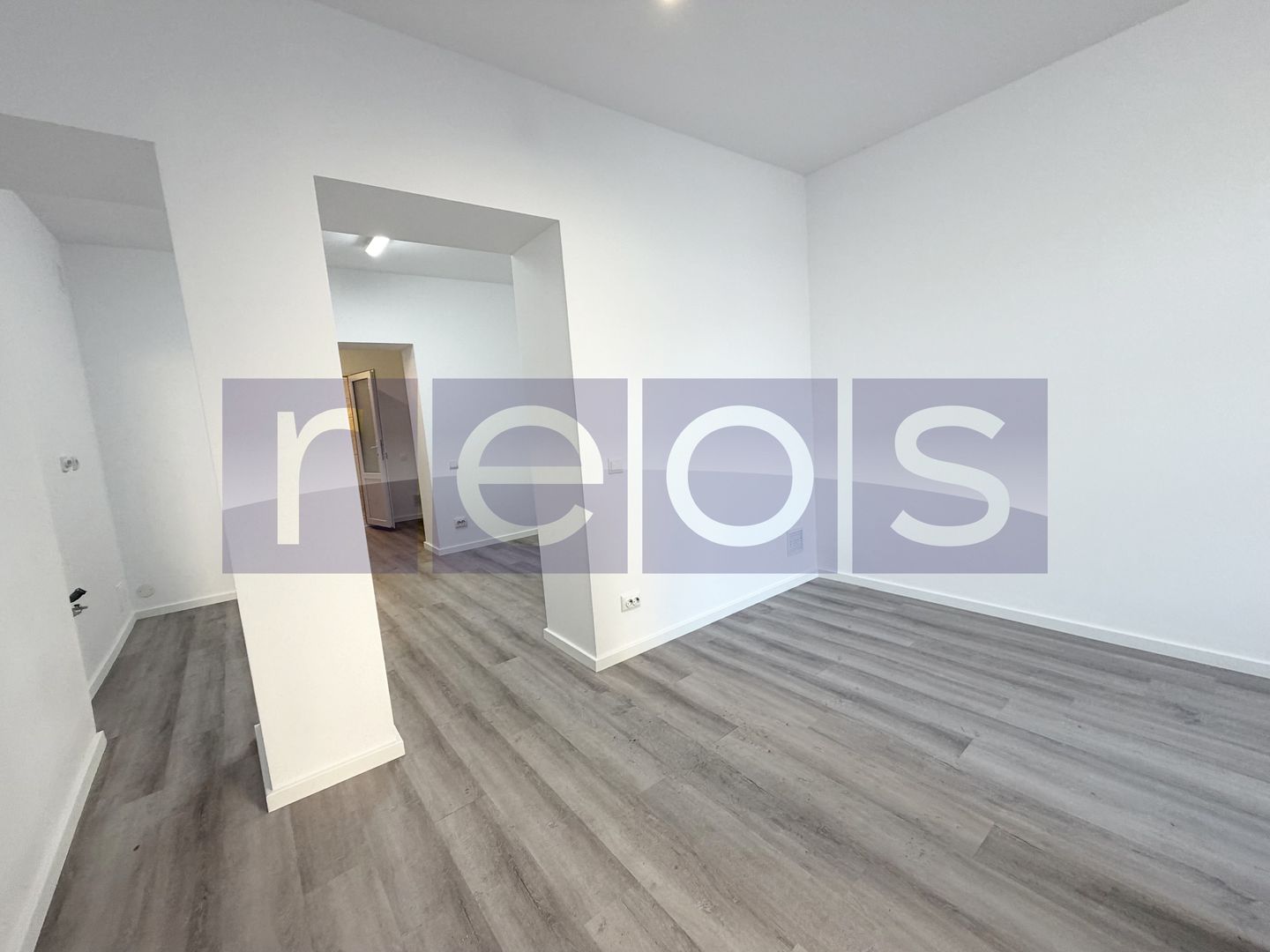 SPATIU COMERCIAL RENOVAT | 35 MP | ZONA ULTRACENTRALA – PIATA VICTORIEI - Poză 1