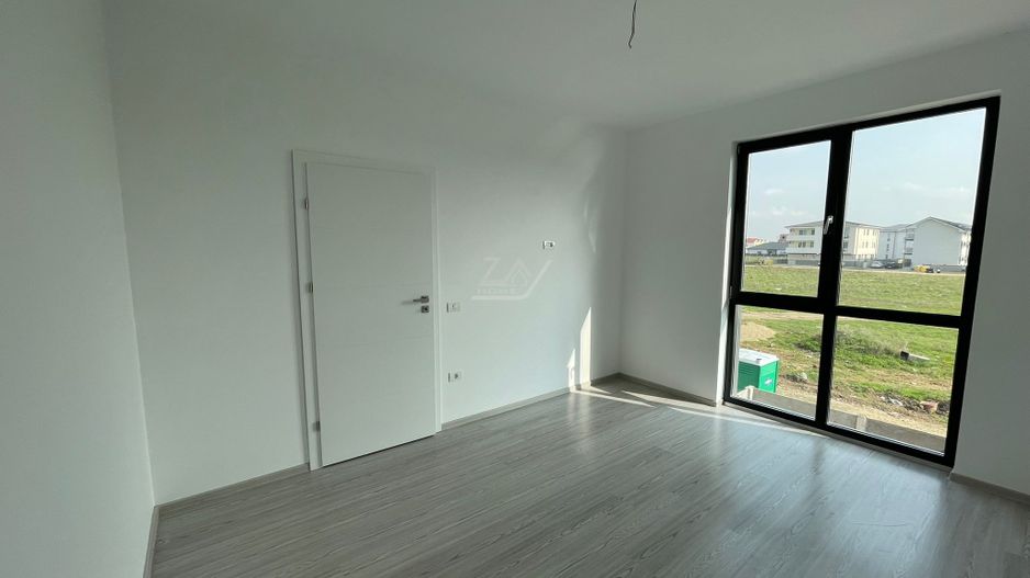 Bloc la asfalt. Etaj 1. Loc de parcare. - Poză 5