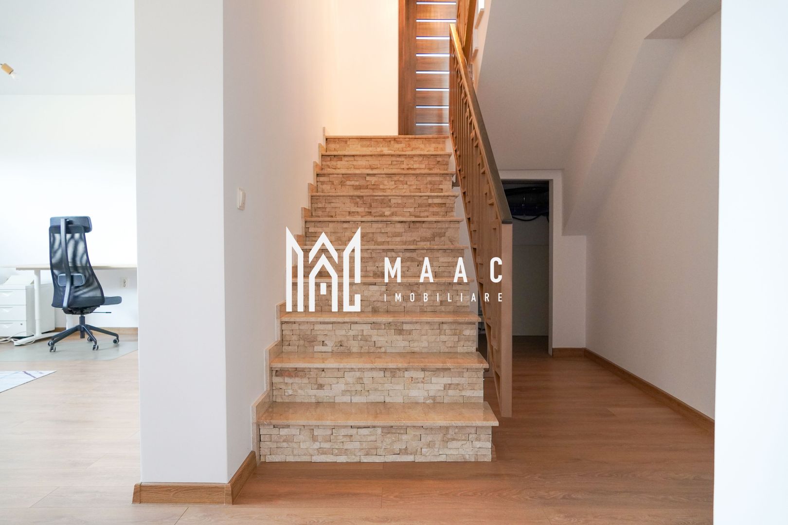 Casa Individuala de LUX | 7 camere | Selimbar - Poză 14