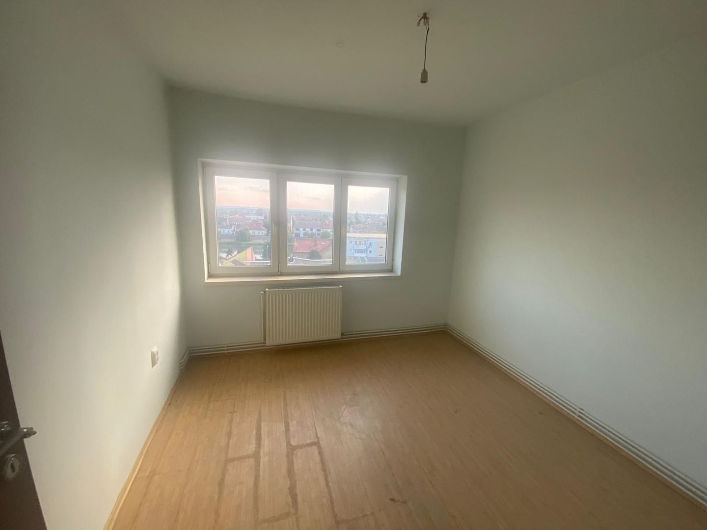 Apartamente de vânzare Lugoj , trei camere, zona Central - Poză 3