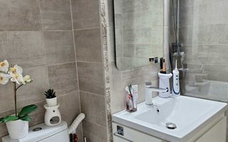 Vanzare apartament 3 camere, Micro 17, 60 mp, 88.000 EURO - Poză 6