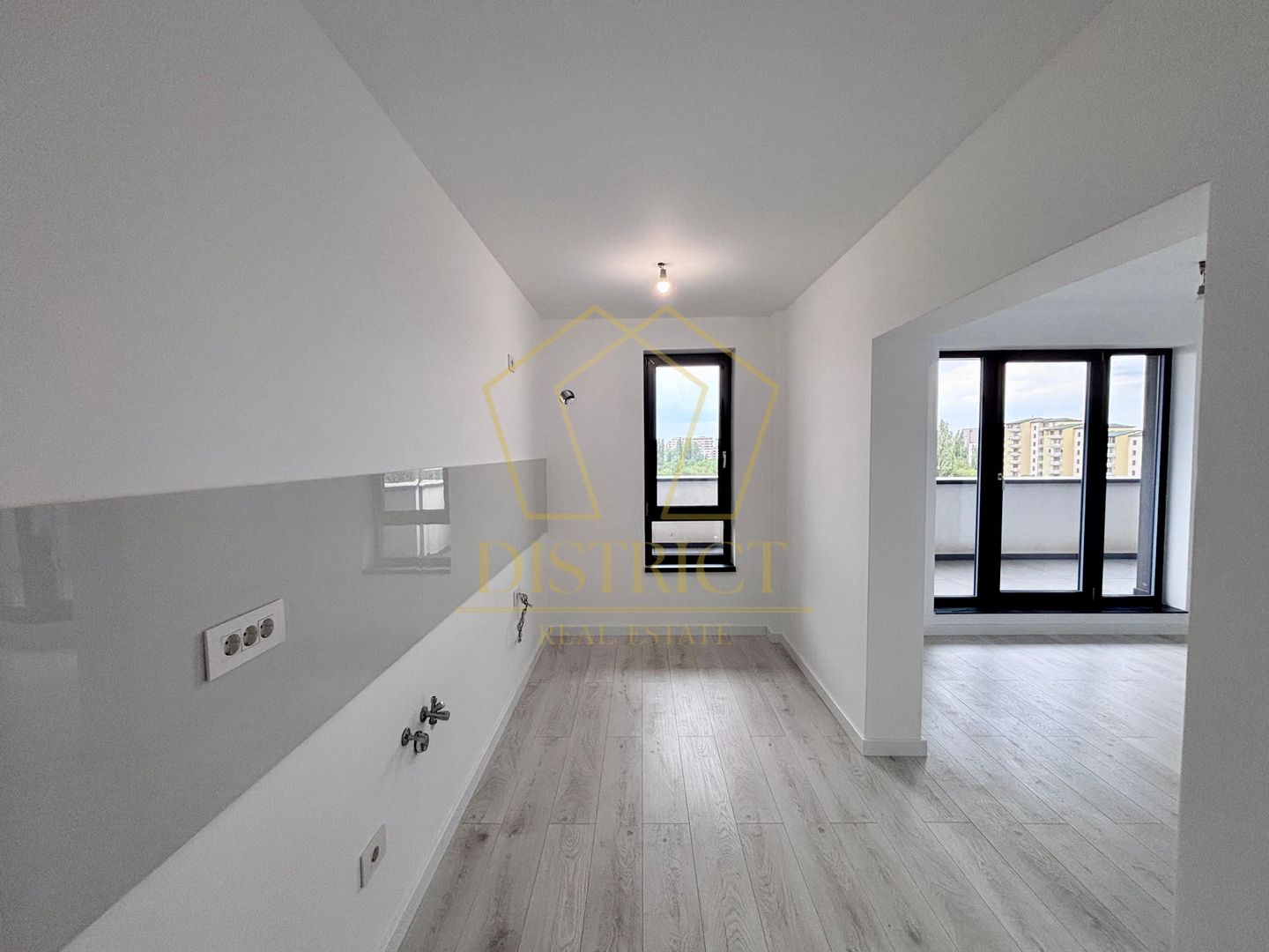 Apartament cu 3 camere si terasa de 61 mp | Torontalului - Poză 4
