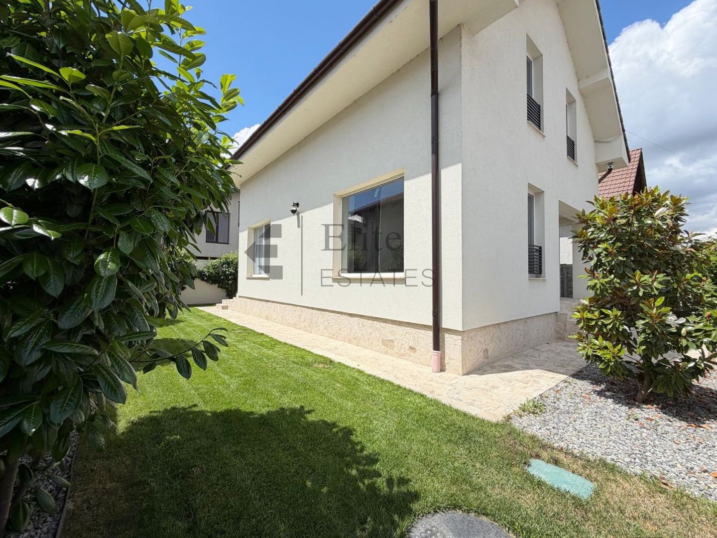 Casa cu 5 camere in Cartierul Tineretului | Prima inchirere - Poză 19