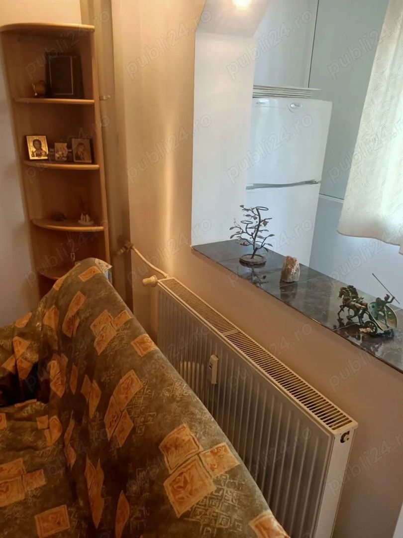 De vanzare apartament 3 camere Gorjului - Poză 3