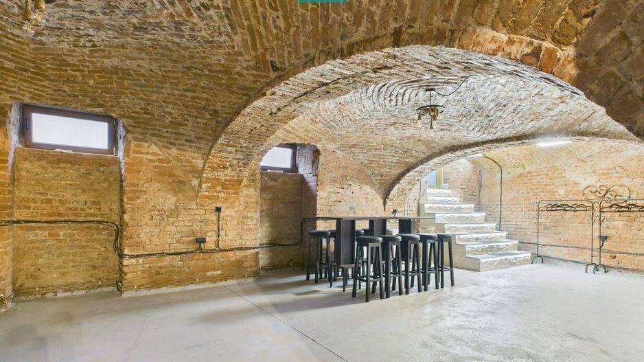 Eleganță subterană - pivniță exclusivistă Arad - Poză 36