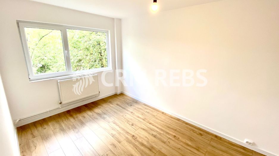 2 Camere Podu Ros - Poză 1