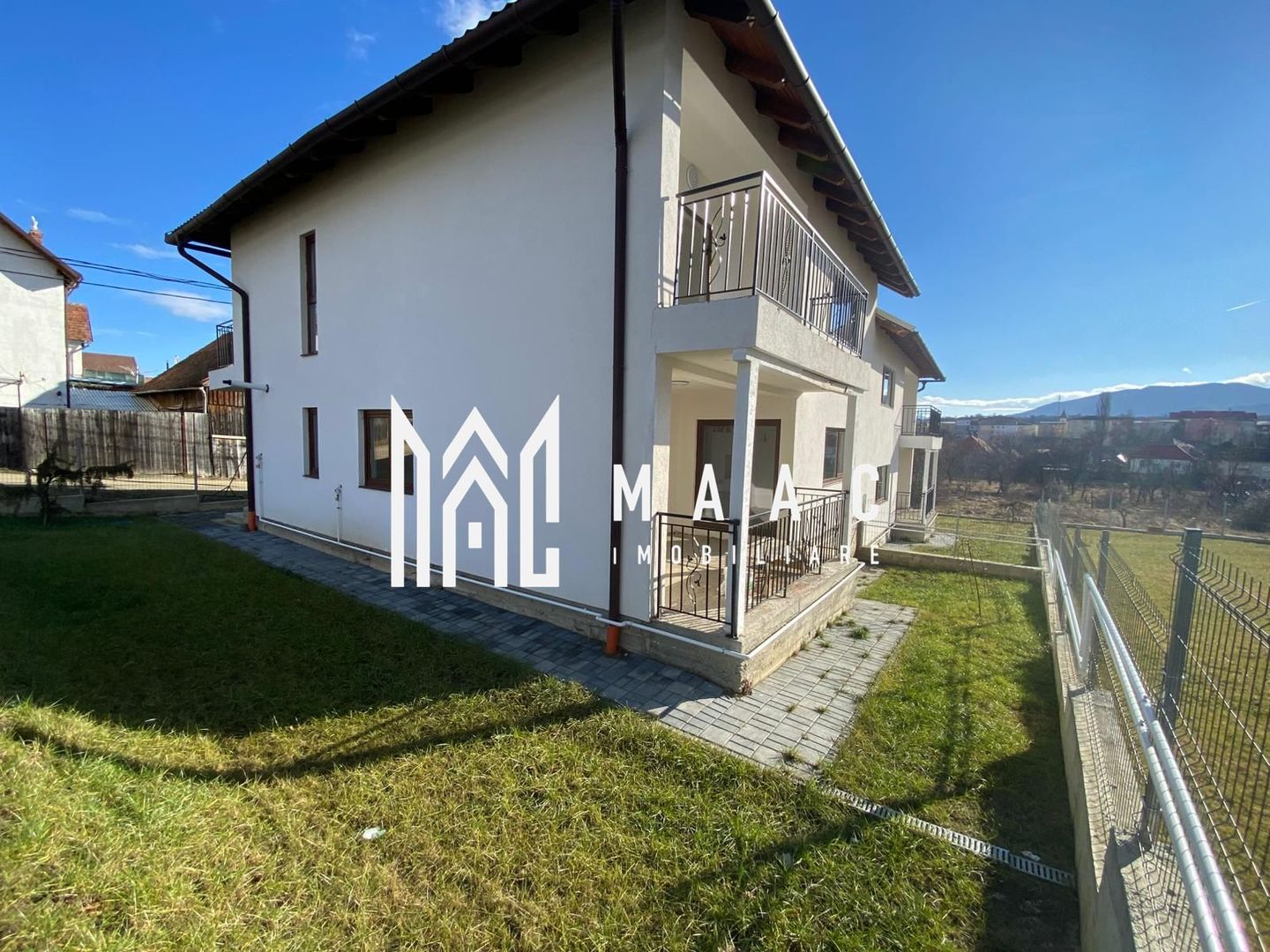 Duplex de vânzare | 4 camere | 160 mpu | Curte 370 mp | Cisnădie - Poză 1