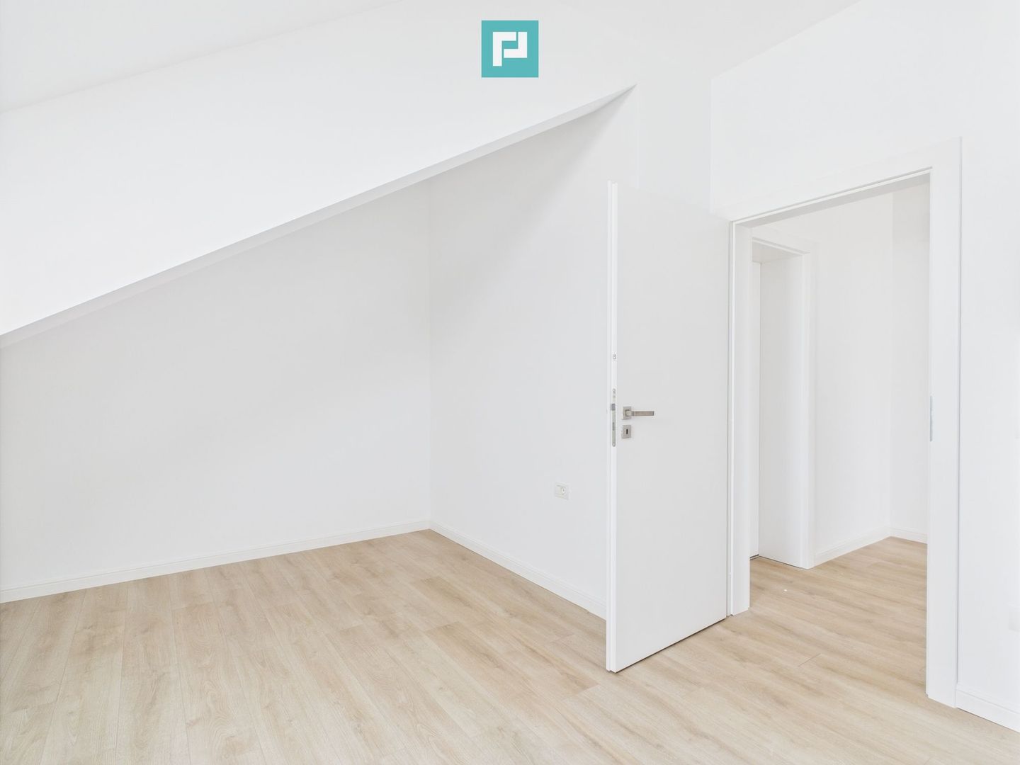 Apartament 3 camere , 2 băi , zona Freidorf - Poză 11