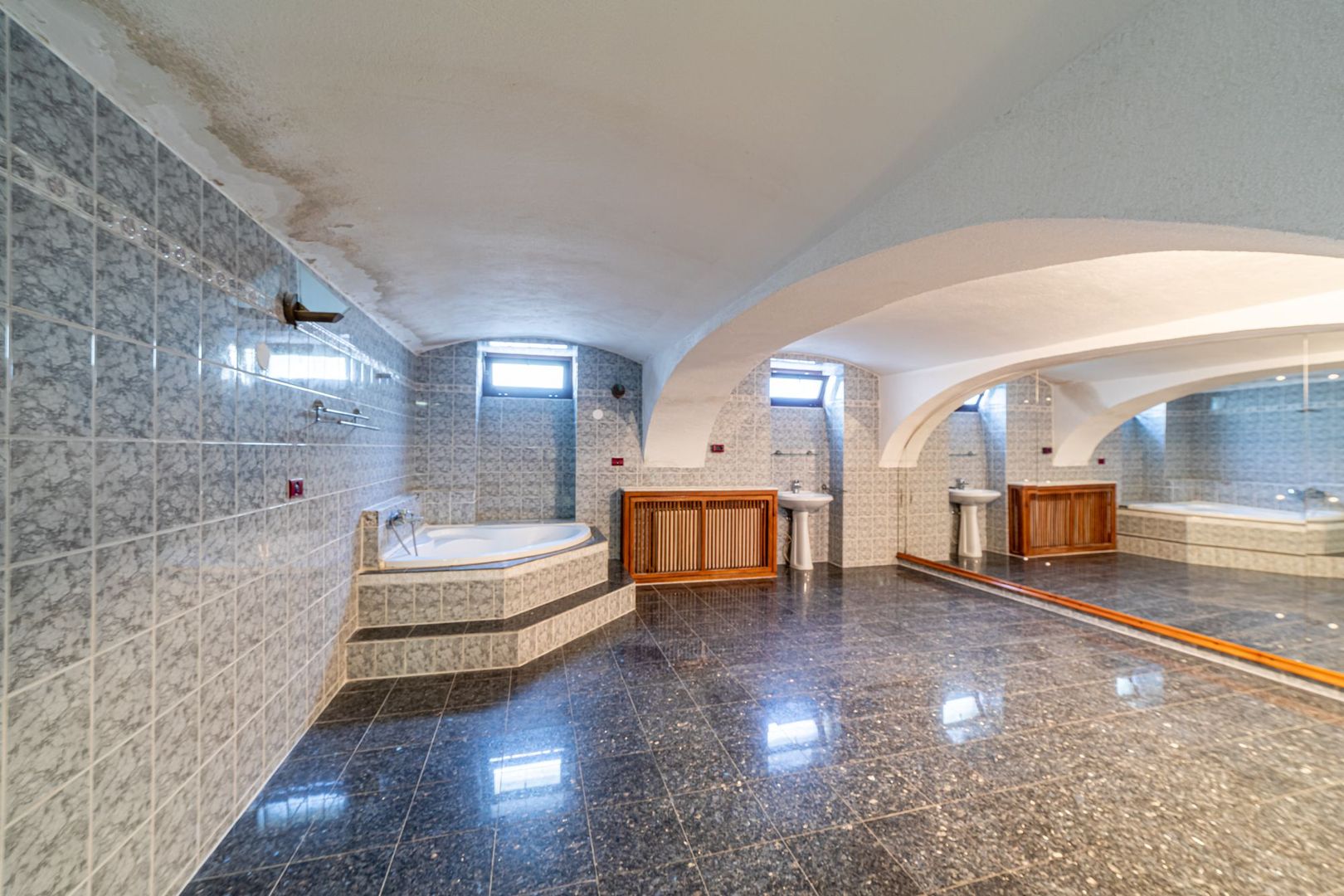 Apartament spațios cu 4 camere situat Ultracentral - Poză 8