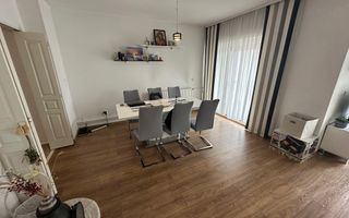 Casă / Vilă cu 5 camere zona Lunei - Poză 6