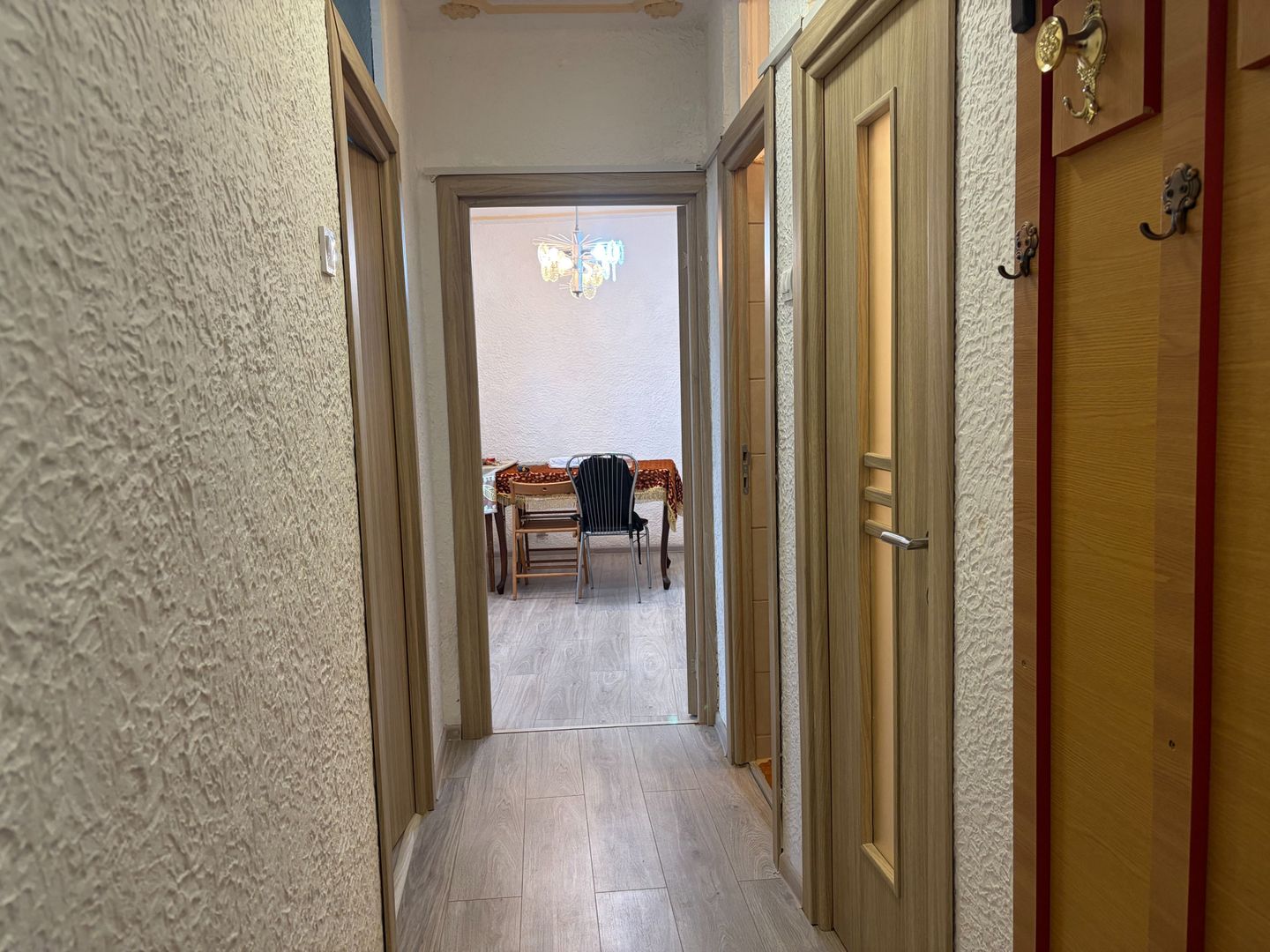 Apartament spatios cu trei camere, Aparatorii Patriei, 124.000€ - Poză 12