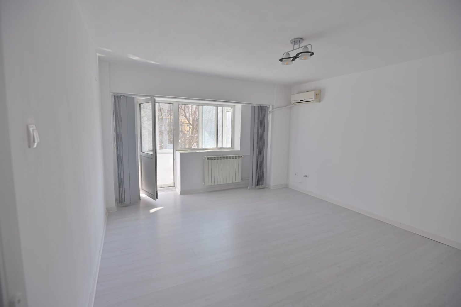 Vanzare Apartament 2 Camere Stradal Bd.Decebal - Rond Alba Iulia - Poză 3