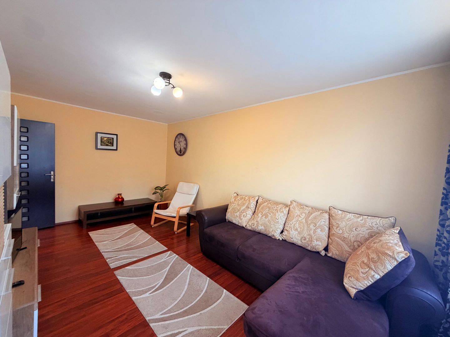 | Apartament 3 camere de închiriat | Loc de Parcare – Str. Vicina 4 | - Poză 2