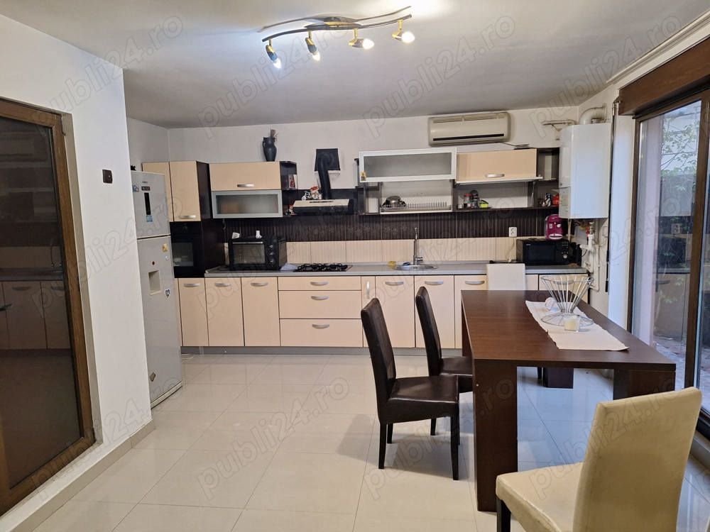 Închiriez vilă situata central - Poză 4