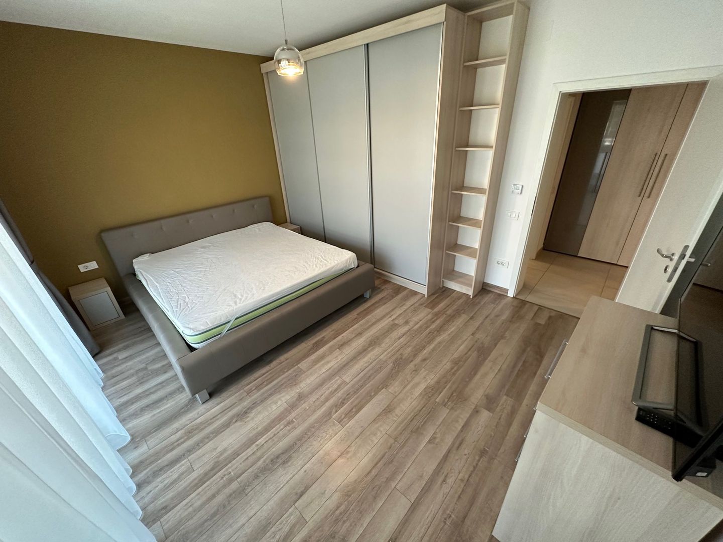 Apartament cu 3 camere de închiriat în zona Nord - Poză 12