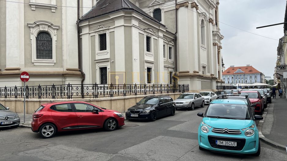 Piata Unirii; dormitor +birou;parcare privata si boxa (centrala proprie si ctr.) - Poză 2