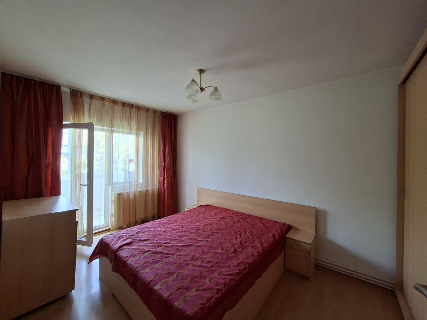 Apartament cu 3 camere,  decomandat,  5 minute de Iulius Mall,  garaj - Poză 2