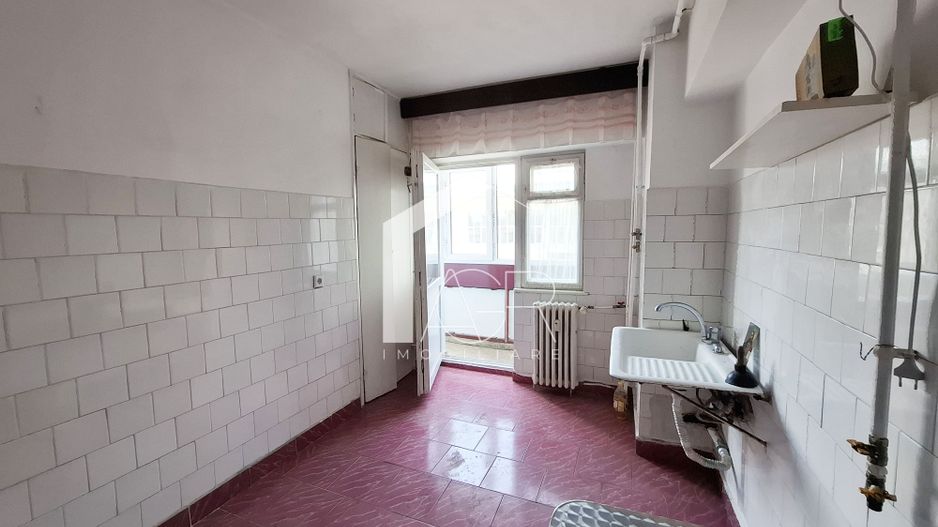 Apartament cu 3 camere, decomandat, Piata Mihai Viteazu - Poză 5