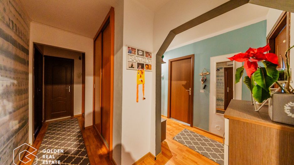 Apartament 4 camere, langa campusul UVVG, decomandat, etaj 3, comision 0% - Poză 14