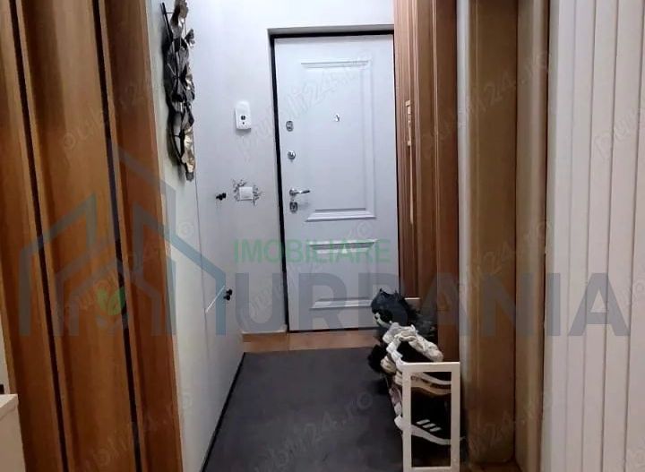 Vând apartament cu 3 camere - Poză 4