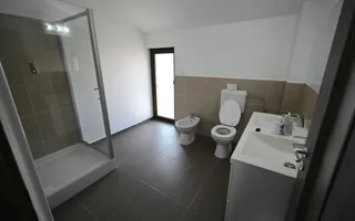 Casă / Vilă cu 4 camere de închiriat în zona Aradului - Poză 12