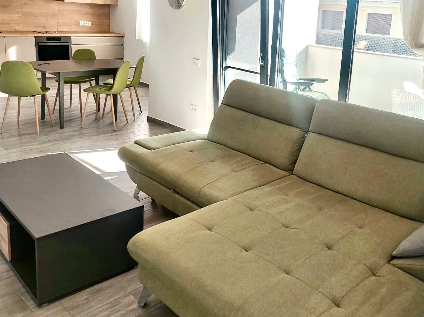 Apartament cu 2 camere primitor si modern echipat, zona Dumbrăvița - Kaufland - Poză 4