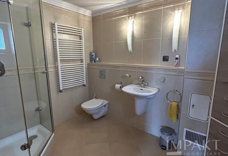 Vila individuala de lux de inchiriat, in cartier Gruia aproape de Cetatuie! - Poză 26