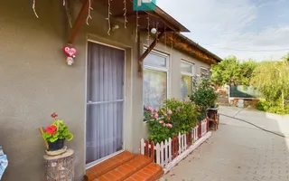 Casă cu 2 camere și 456 mp teren în Ghioroc - Poză 24