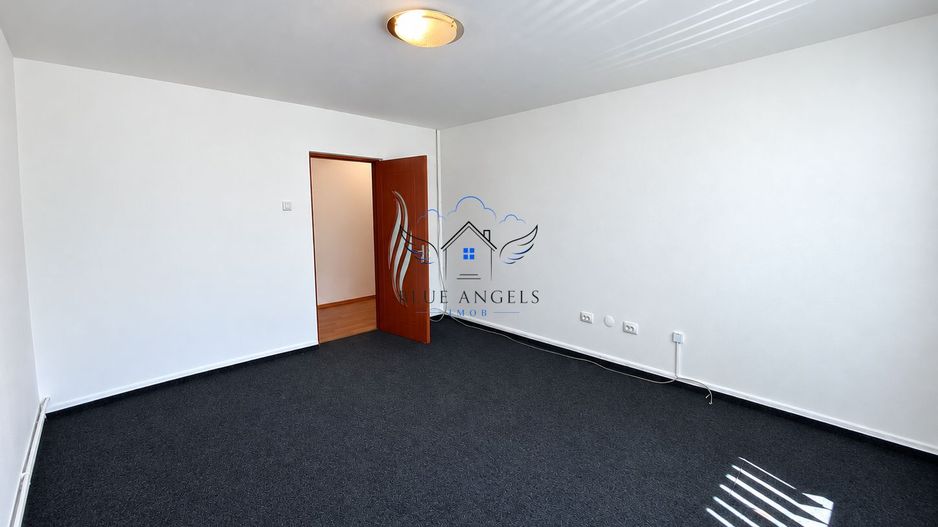 Apartament 4 camere NEMOBILAT, la PARTER, pretabil birouri - Poză 2