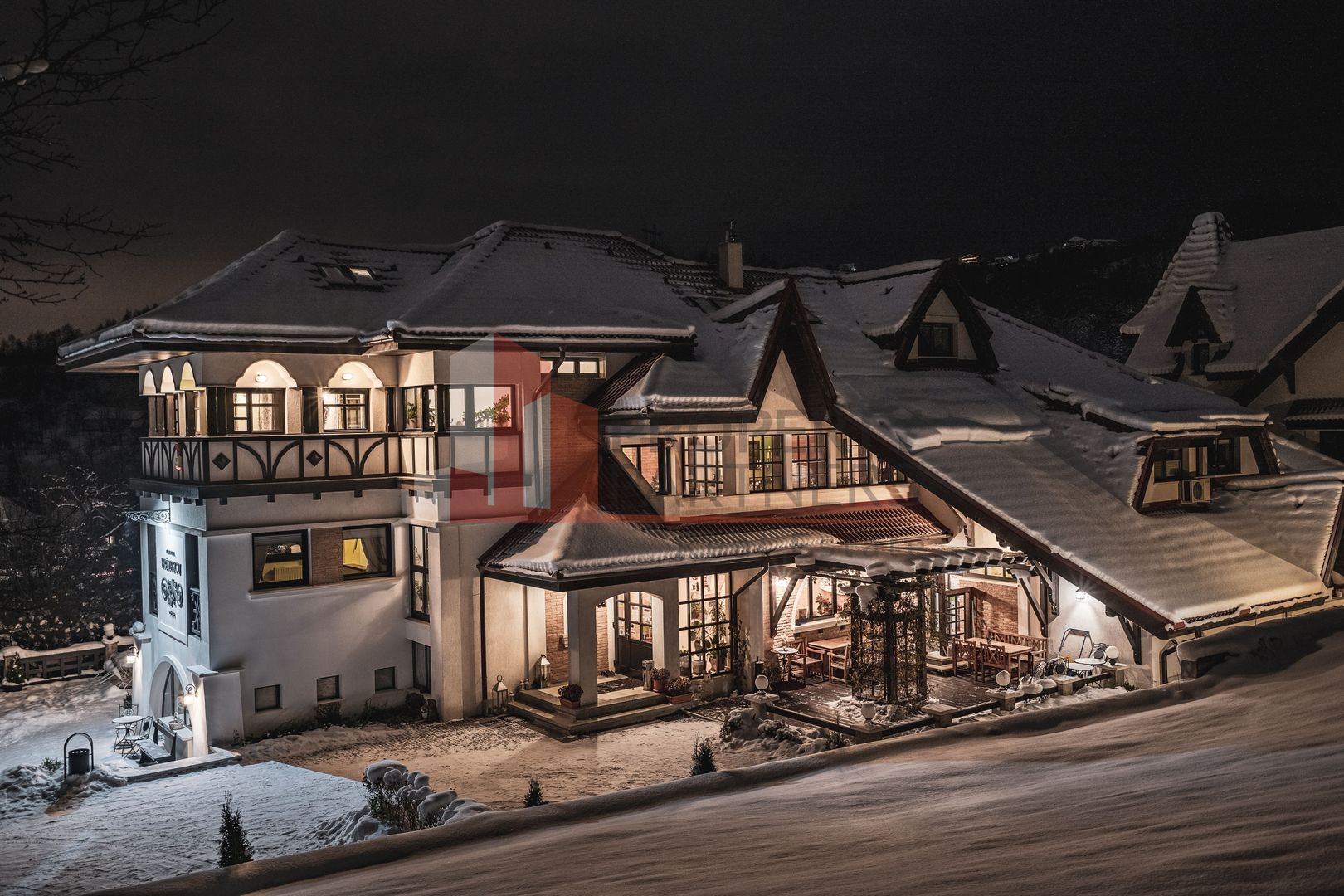 Conac autentic din categoria luxury  Bran - Poză 2