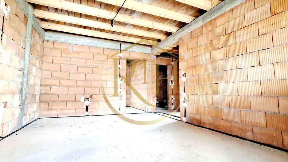 Se vinde duplex modern cu 3 camere  plus teren in Giroc ,zona linistita. - Poză 6