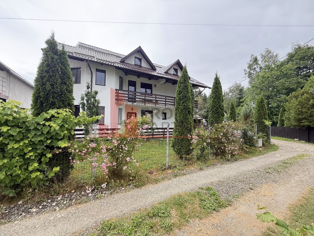 Proprietate spațioasă în Predeluț – la doar 800 m de centrul stațiunii Bran - Poză 5